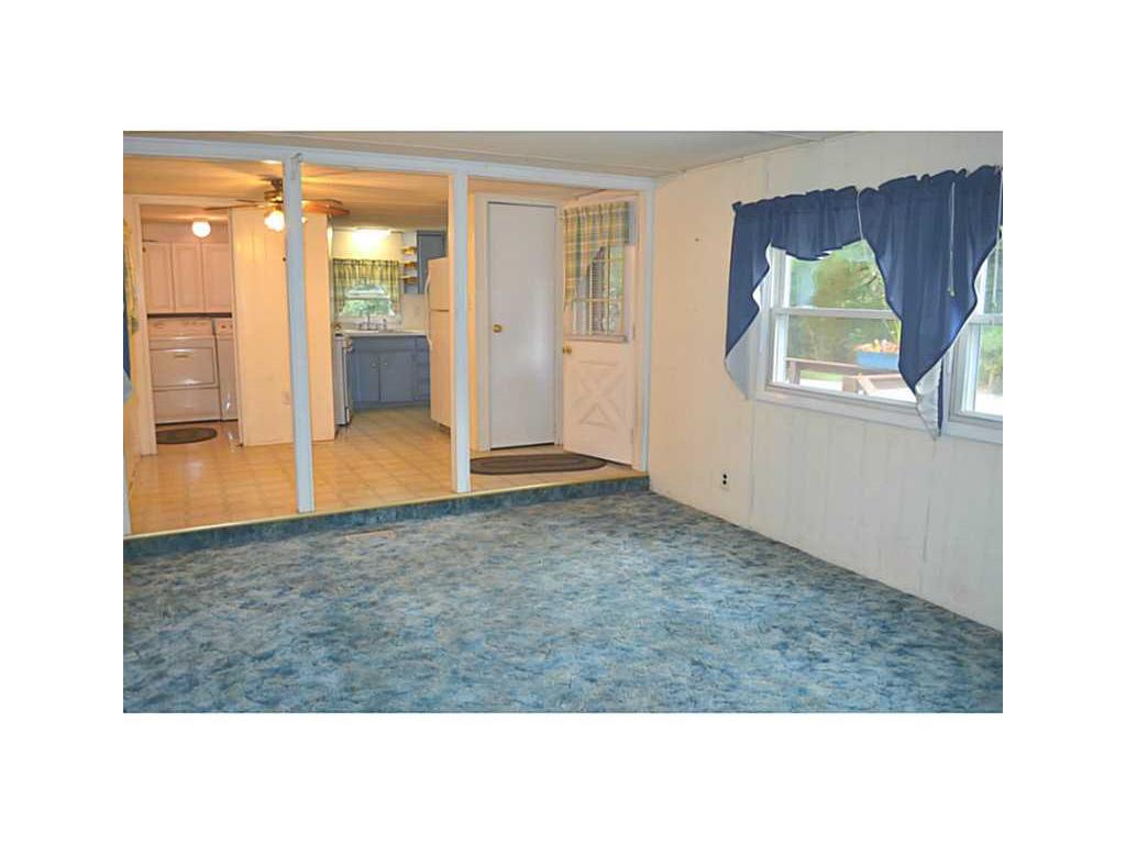 83 Hillside Dr, Mapleville, RI 02839 photo 4