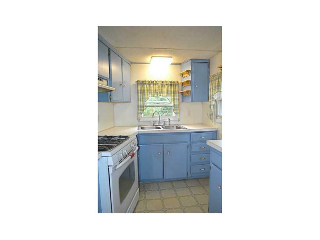 83 Hillside Dr, Mapleville, RI 02839 photo 5