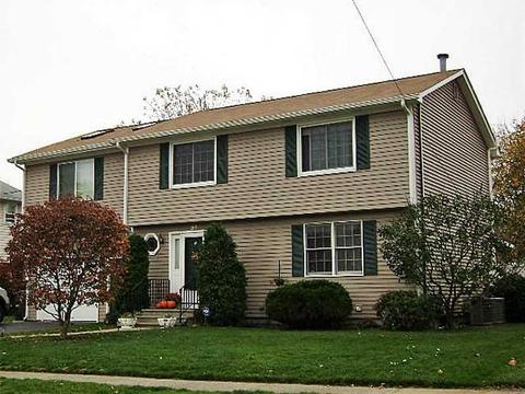 215 Wellspring Dr, Warwick, RI 02886 photo 1