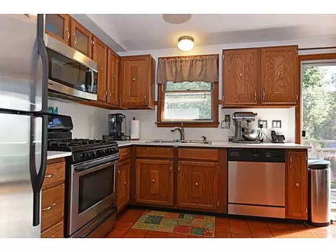 4 Thayer Pl, Warwick, RI 02888 photo 8