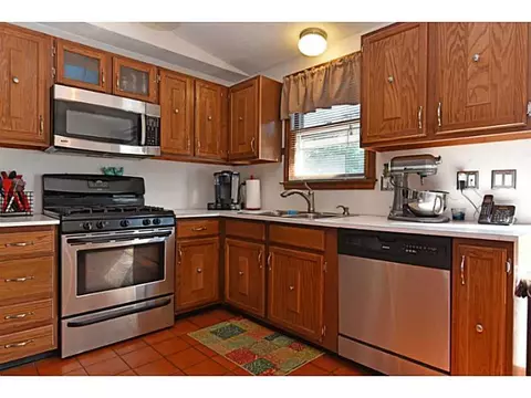 4 Thayer Pl, Warwick, RI 02888 photo 7