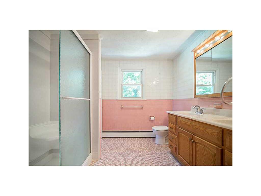 7 Aubin Ave, Warren, RI 02885 photo 9
