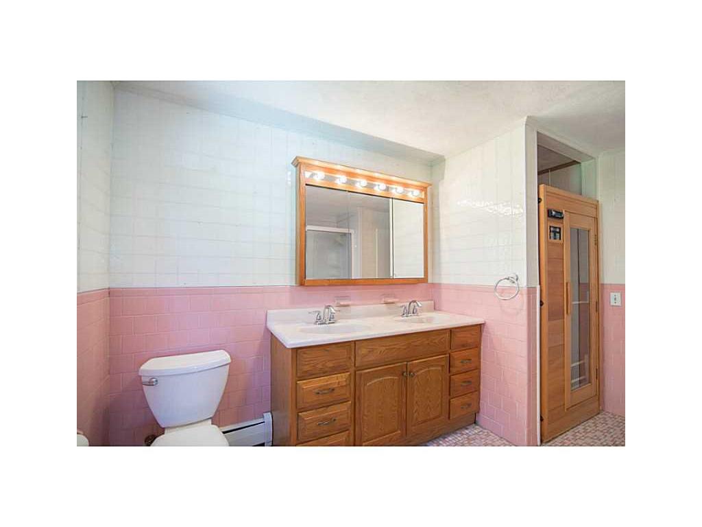7 Aubin Ave, Warren, RI 02885 photo 10