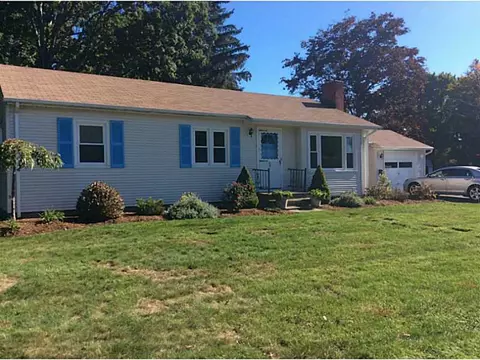 96 Covington Dr, Warwick, RI 02886 photo 3