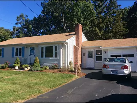 96 Covington Dr, Warwick, RI 02886 photo 2