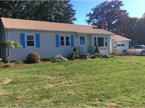 96 Covington Dr, Warwick, RI 02886 photo 4