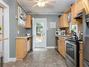 810 Cass Ave, Woonsocket, RI 02895 photo 7