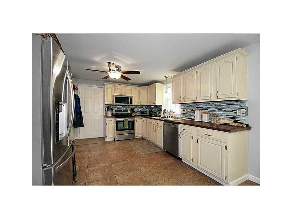 9 Casey Ln, Coventry, RI 02816 photo 8