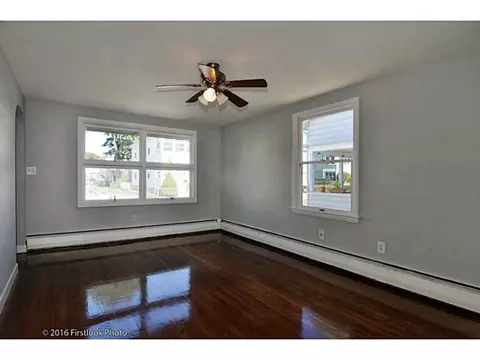 33 Pullen Ave, Pawtucket, RI 02861 photo 6