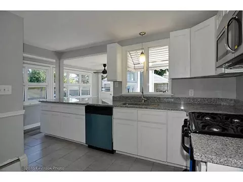33 Pullen Ave, Pawtucket, RI 02861 photo 4