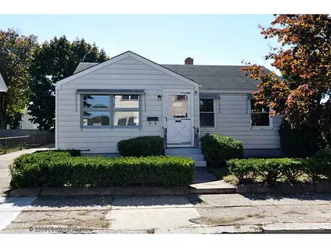 33 Pullen Ave, Pawtucket, RI 02861 photo 1