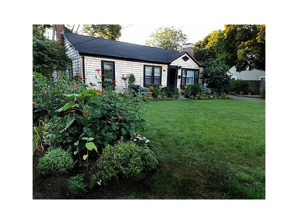 86 Stone Ave, Warwick, RI 02889 photo 1
