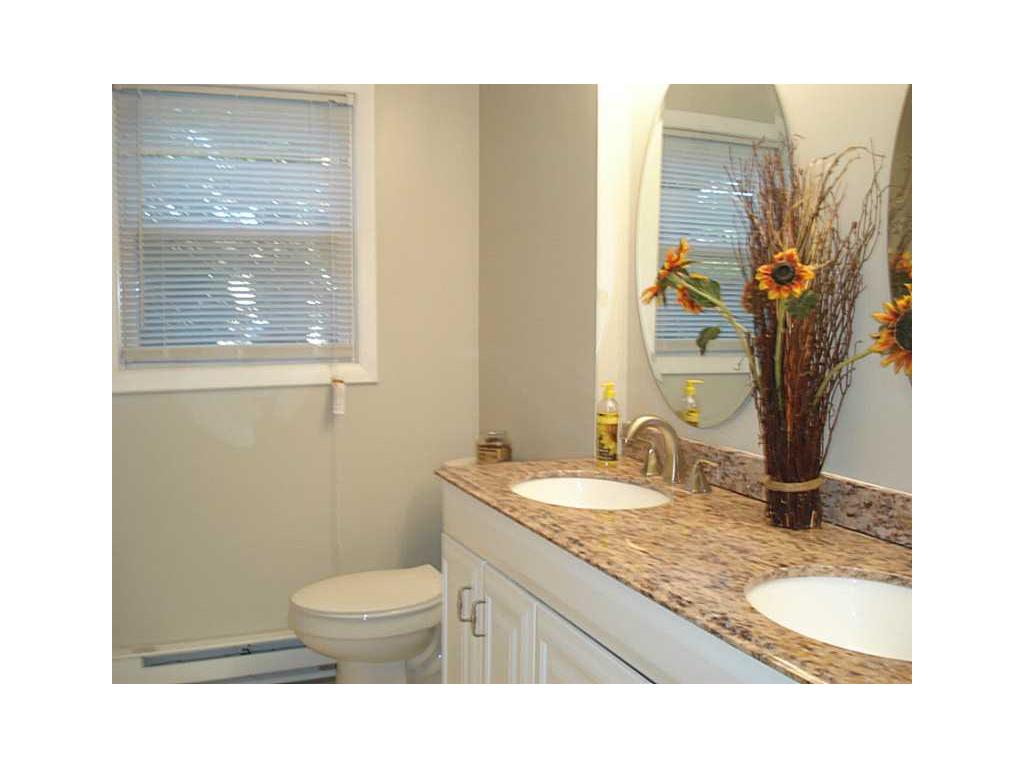 12 Lea Dr, Bristol, RI 02809 photo 14