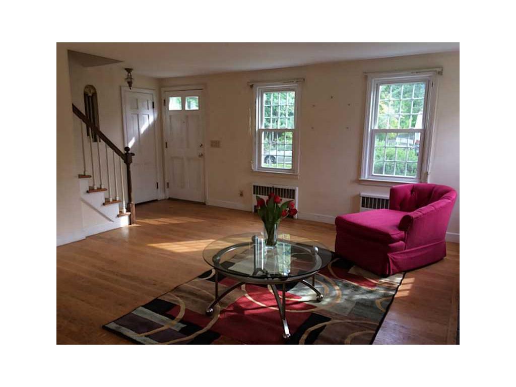 73 Nelson St, Warwick, RI 02888 photo 2