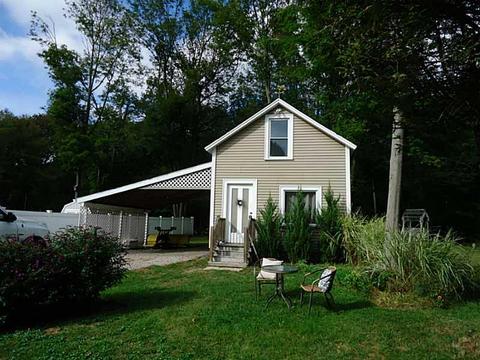 26 Maple St, Coventry, RI 02816 photo 3