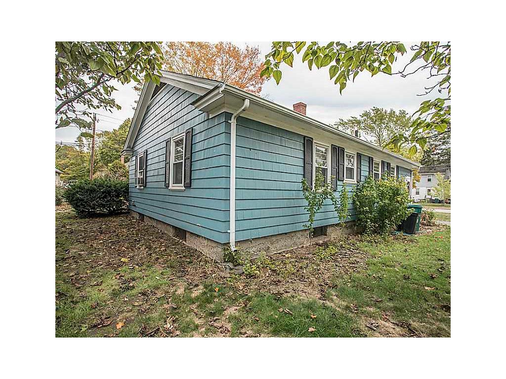 90 Mendon Rd, Attleboro, MA 02703 photo 7