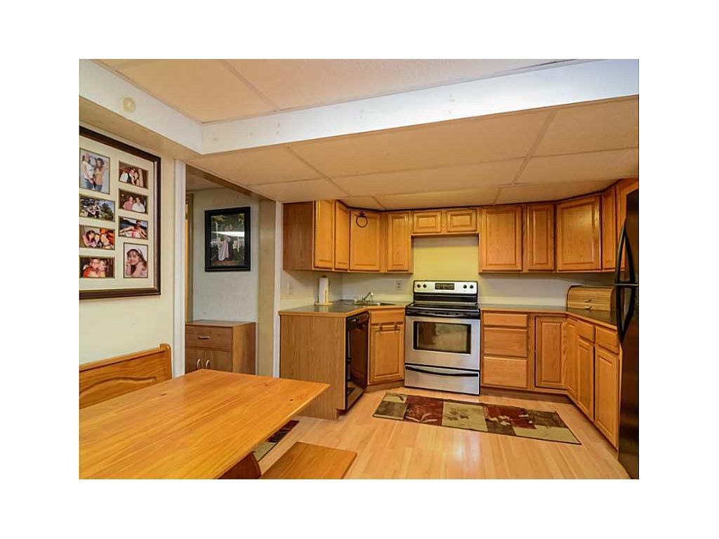 612 Harris Ave, Woonsocket, RI 02895 photo 14