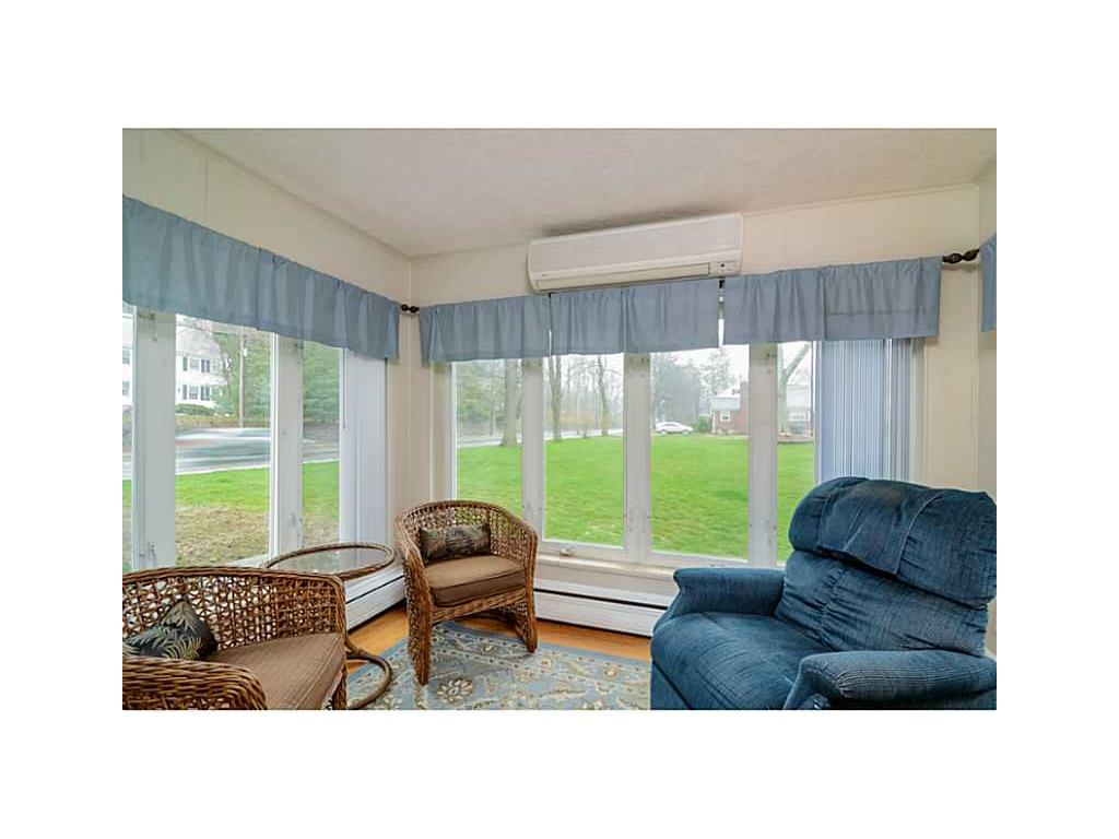 612 Harris Ave, Woonsocket, RI 02895 photo 11