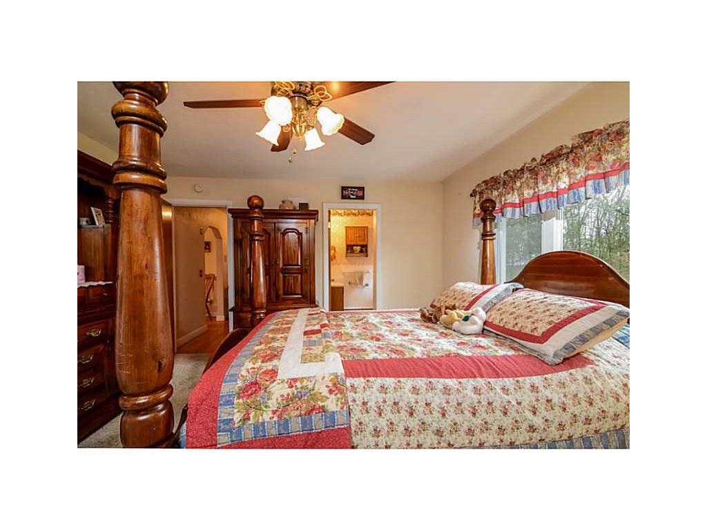 612 Harris Ave, Woonsocket, RI 02895 photo 9