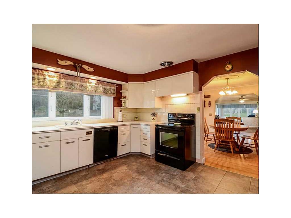 612 Harris Ave, Woonsocket, RI 02895 photo 6