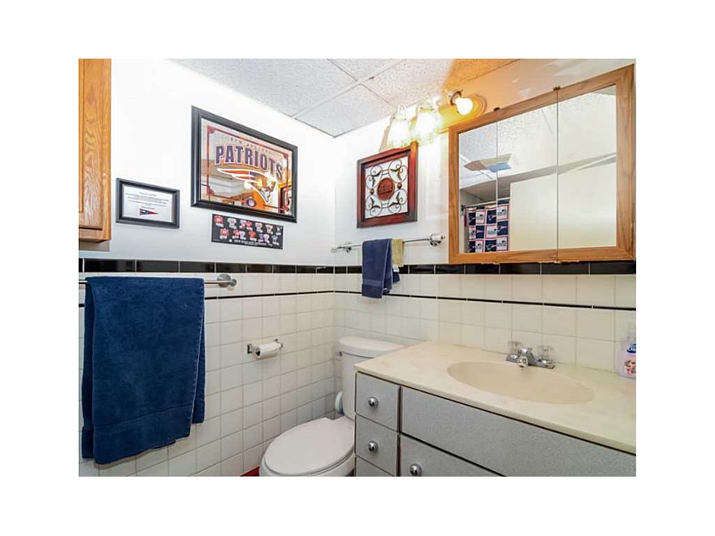 612 Harris Ave, Woonsocket, RI 02895 photo 17