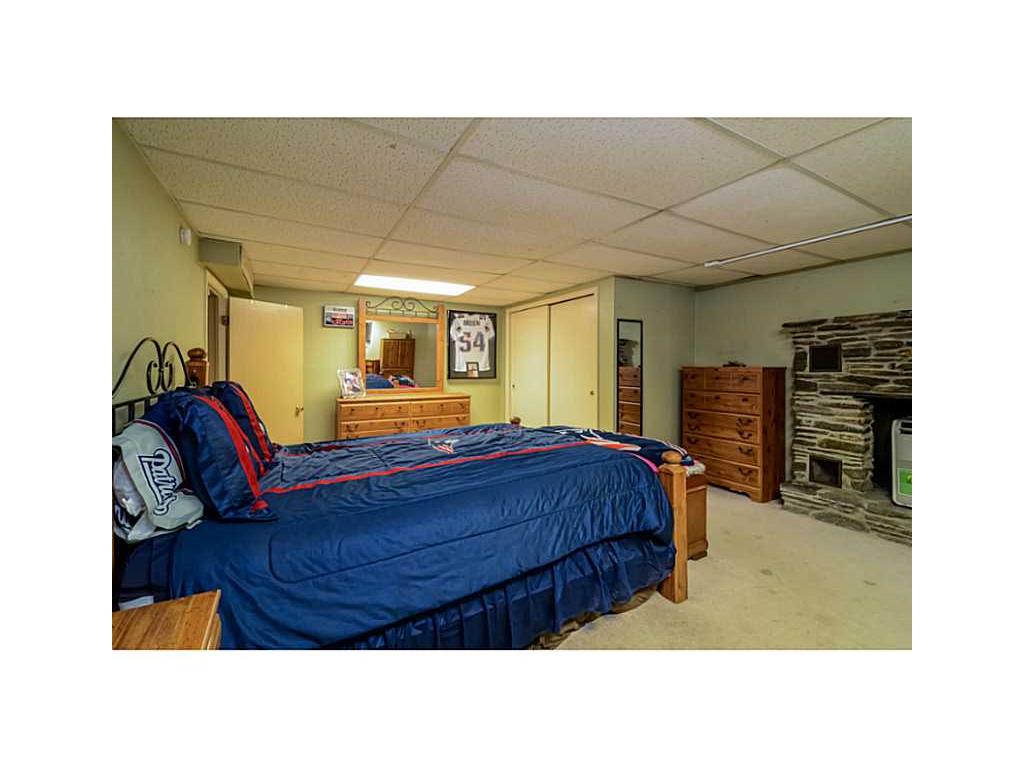 612 Harris Ave, Woonsocket, RI 02895 photo 16