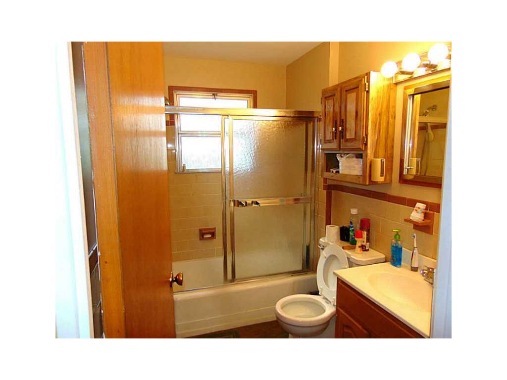 33 Griffith Dr, East Providence, RI 02915 photo 15