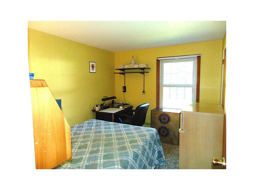 33 Griffith Dr, East Providence, RI 02915 photo 16