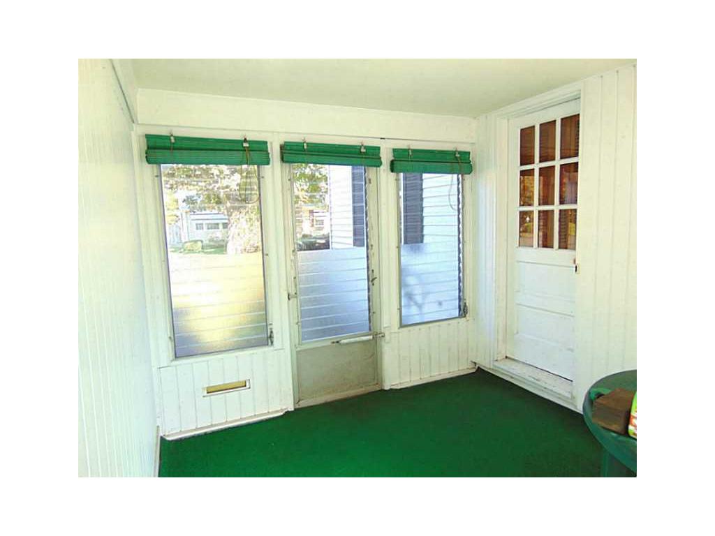 33 Griffith Dr, East Providence, RI 02915 photo 7