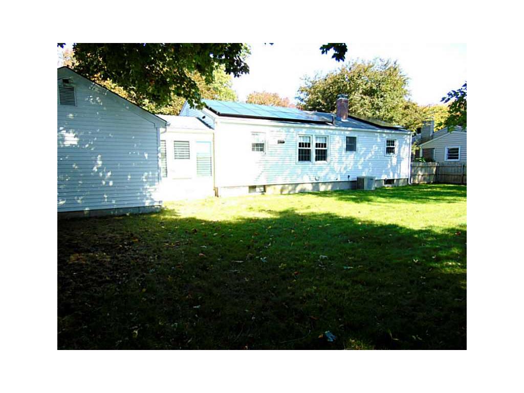 33 Griffith Dr, East Providence, RI 02915 photo 20