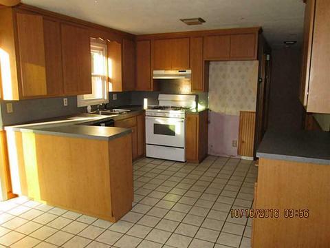 73 Rodney Rd, Warwick, RI 02889 photo 4