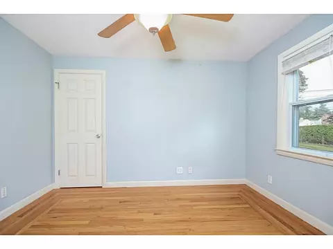 218 Algonquin Dr, Warwick, RI 02888 photo 17