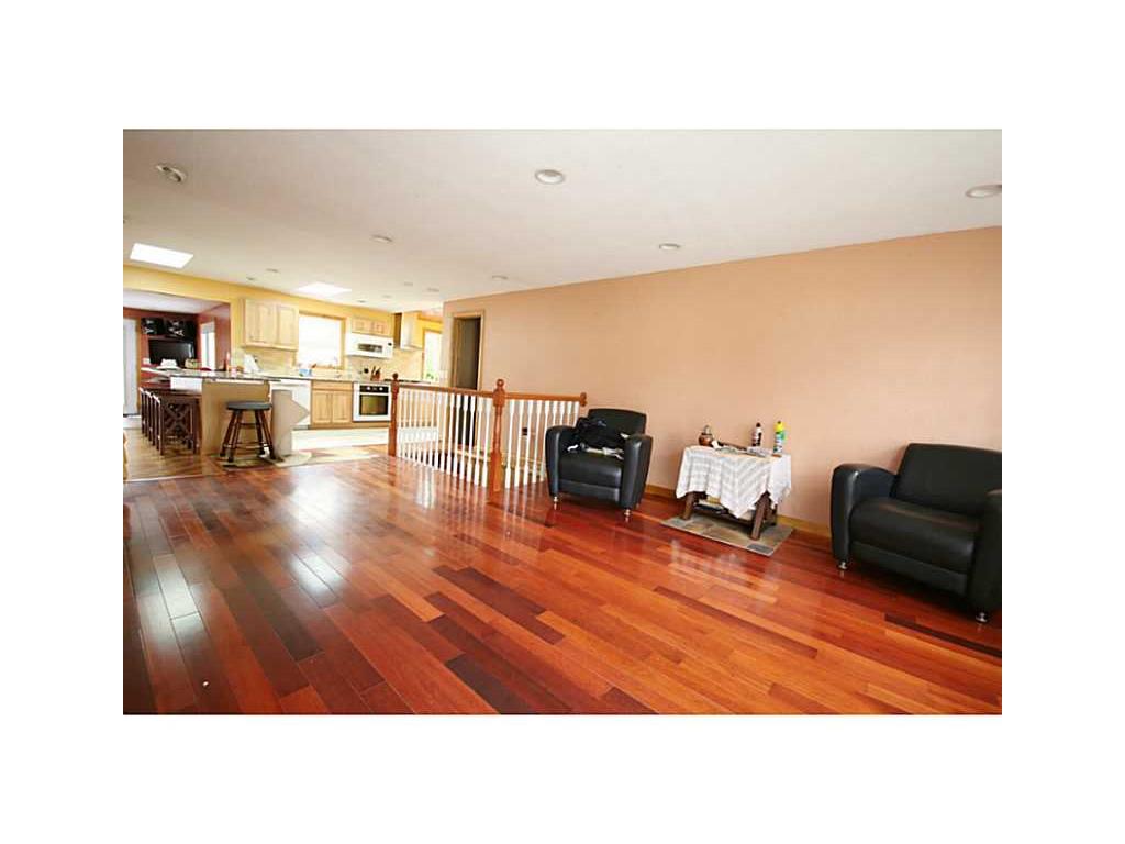 209 Bayberry Rd, Woonsocket, RI 02895 photo 3