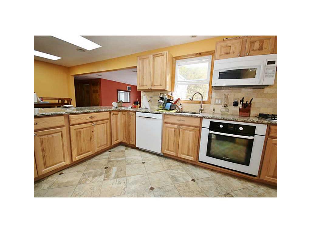 209 Bayberry Rd, Woonsocket, RI 02895 photo 2