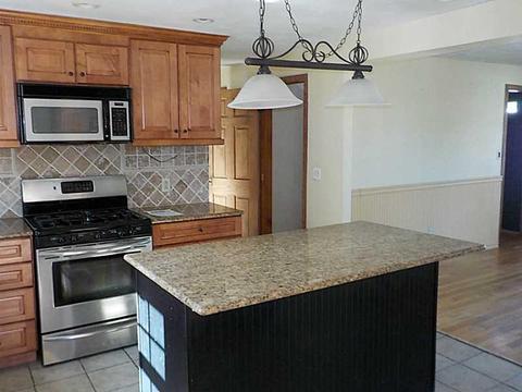 92 Kennedy St, Woonsocket, RI 02895 photo 3