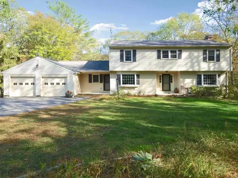 454 Ten Rod Rd, Exeter, RI 02822 photo 1