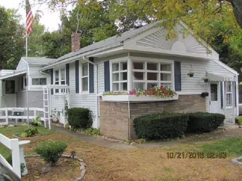 213 Wendell Rd, Warwick, RI 02888 photo 1