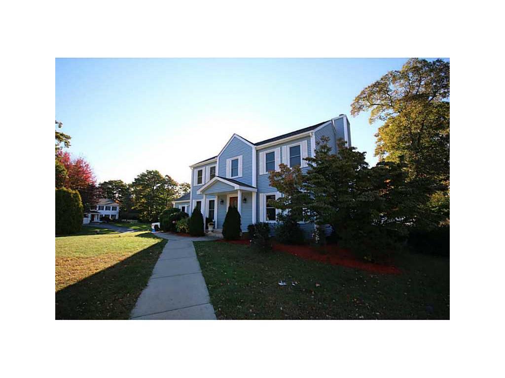 23 Castleton Dr, Cranston, RI 02921 photo 2