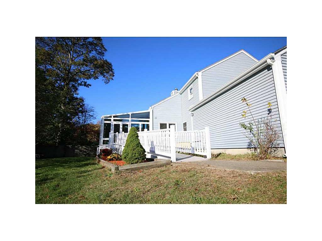 23 Castleton Dr, Cranston, RI 02921 photo 5