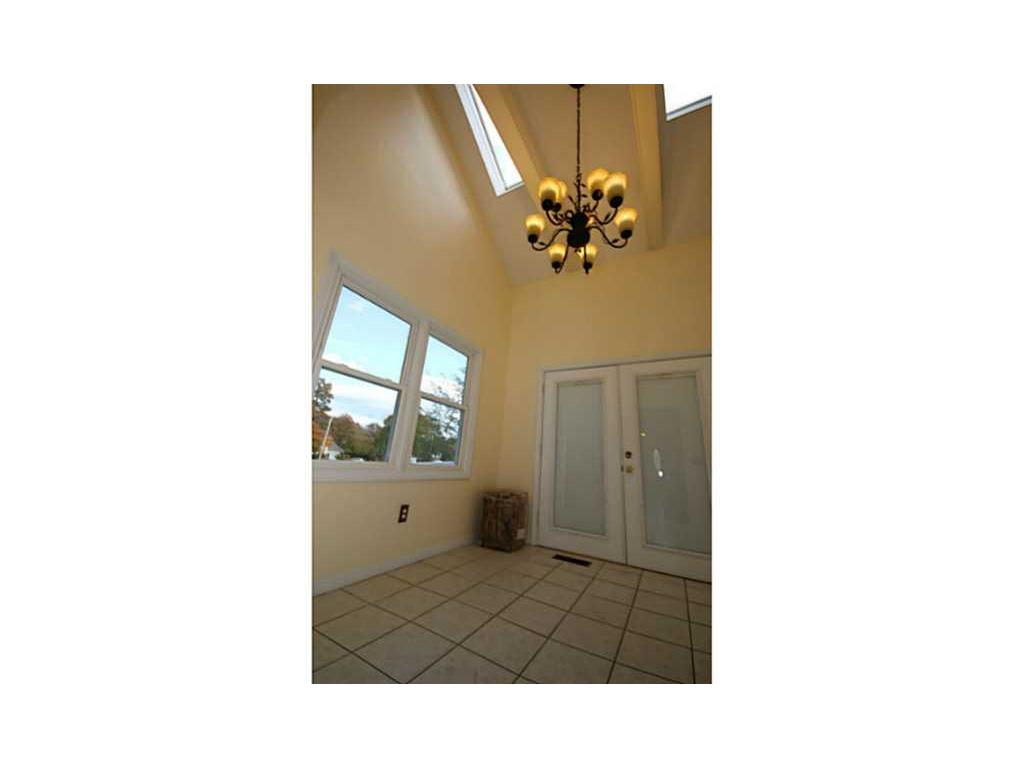 23 Castleton Dr, Cranston, RI 02921 photo 12