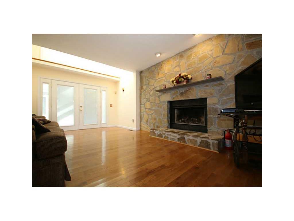 23 Castleton Dr, Cranston, RI 02921 photo 8