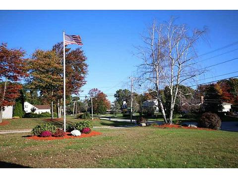 23 Castleton Dr, Cranston, RI 02921 photo 3