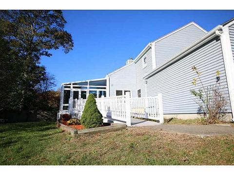 23 Castleton Dr, Cranston, RI 02921 photo 5