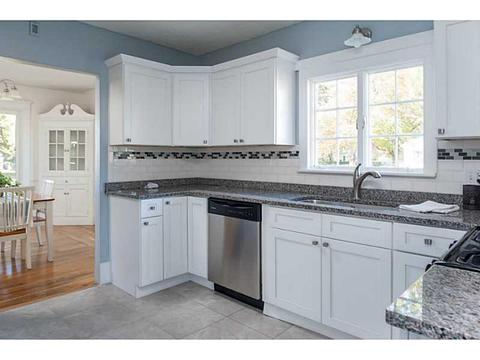 47 Chapmans Ave, Warwick, RI 02886 photo 4