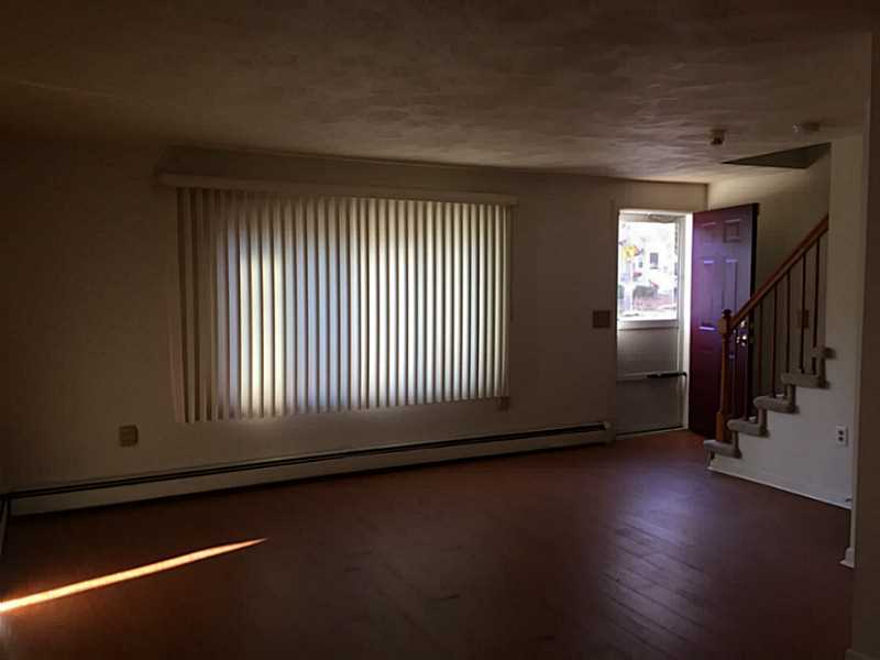 23 Reed St, Warwick, RI 02886 photo 3