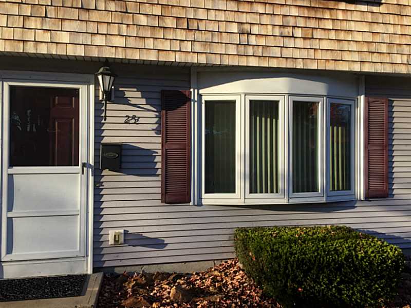 23 Reed St, Warwick, RI 02886 photo 2