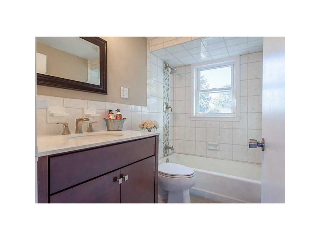 10 Parade Rd, Warwick, RI 02886 photo 8