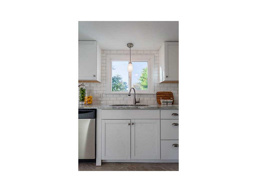10 Parade Rd, Warwick, RI 02886 photo 5