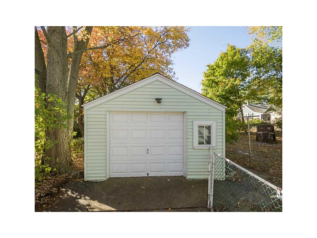 10 Parade Rd, Warwick, RI 02886 photo 21