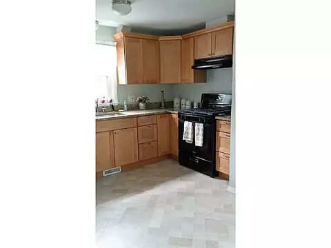185 Claypool Dr, Warwick, RI 02886 photo 6